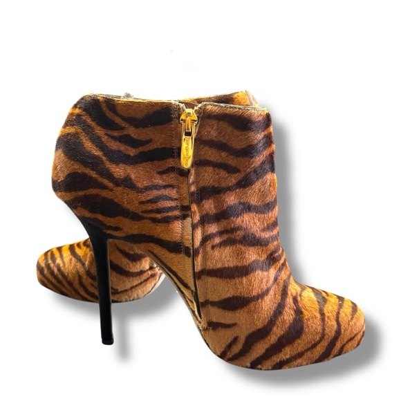 Sergio Rossi Women’s Tiger Horse Hair Ankle Boots Size 9 or 39.5 | Item 3258 - Picture 5 of 14